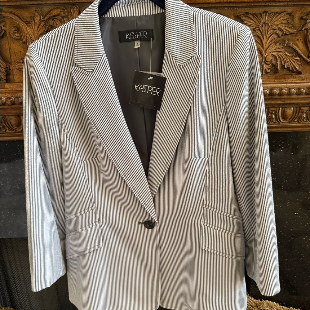 Blazer jacket, Kasper gray and white sear sucker original price 129.00. NWT